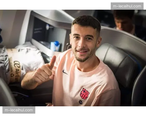 西班牙国家队门将位置竞争:乌奈·西蒙、拉亚和霍安·加西亚入选世界杯名单 西班牙国家队门将位置竞争:乌奈·西蒙、拉亚和霍安·加西亚入选世界杯名单