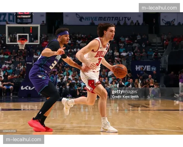 黄蜂131-99大胜公牛，客场狂胜32分