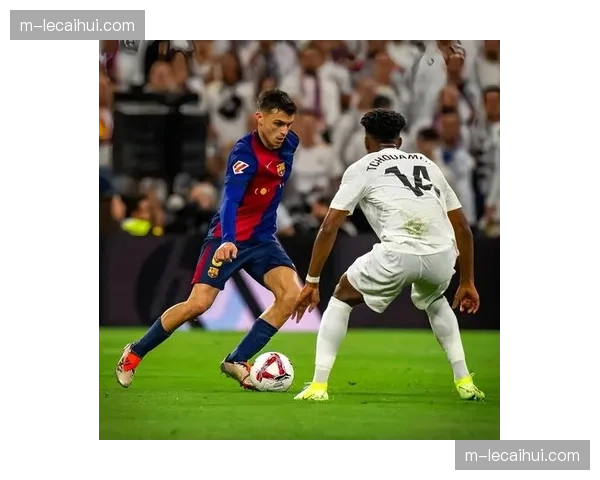 西甲国家德比：巴萨3-2险胜皇马，亚马尔补时阶段完成绝杀